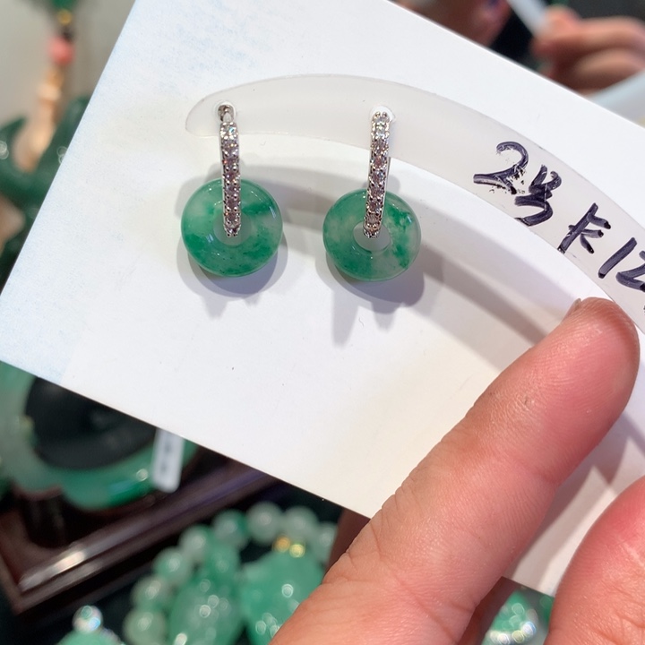 石英质玉（非洲翠）合金手镯