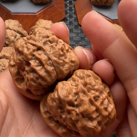 文玩核桃把件任*币边40左右