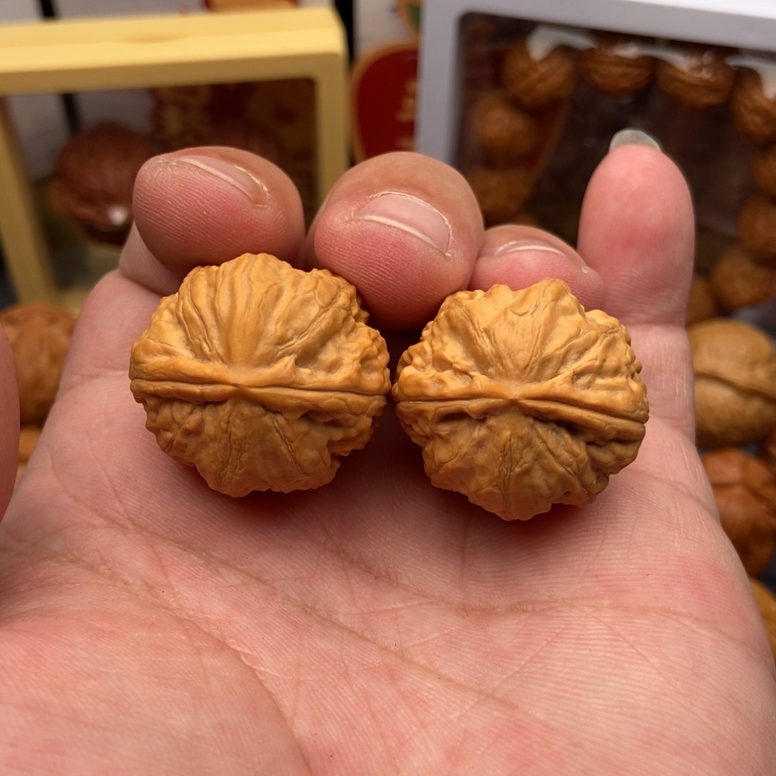 文玩核桃把件麒麟墩