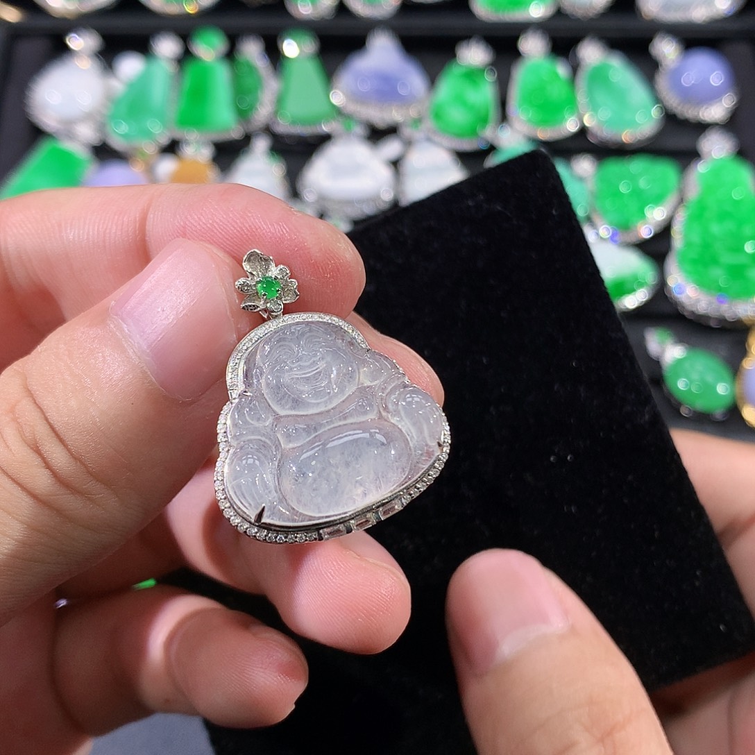 翡翠18K金镶嵌颈饰