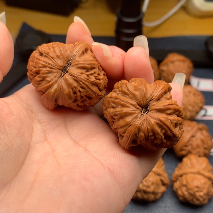 z***z文玩核桃把件38元宝