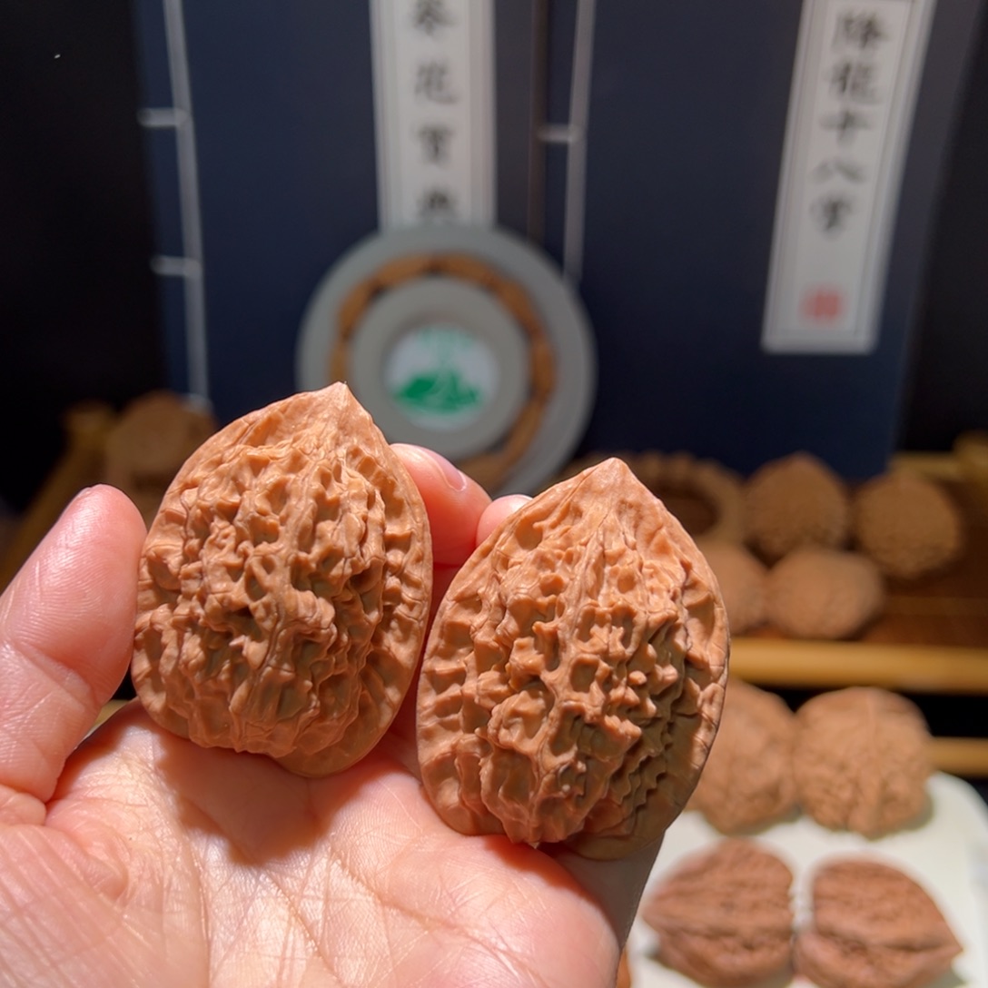 影***主把件文玩核桃青峰