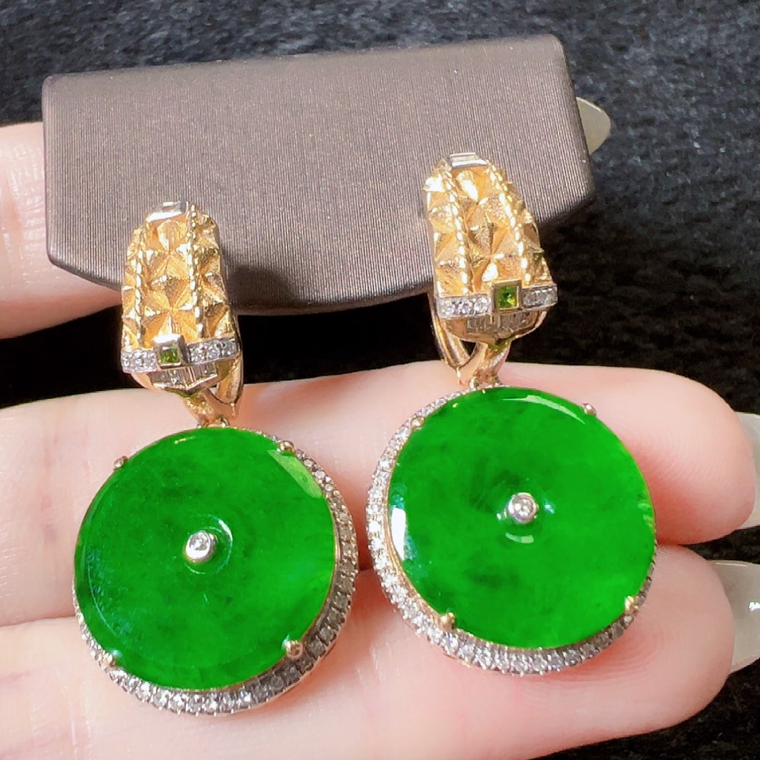 翡翠耳饰18K金镶嵌签收后24小时鉴赏期，过时不退