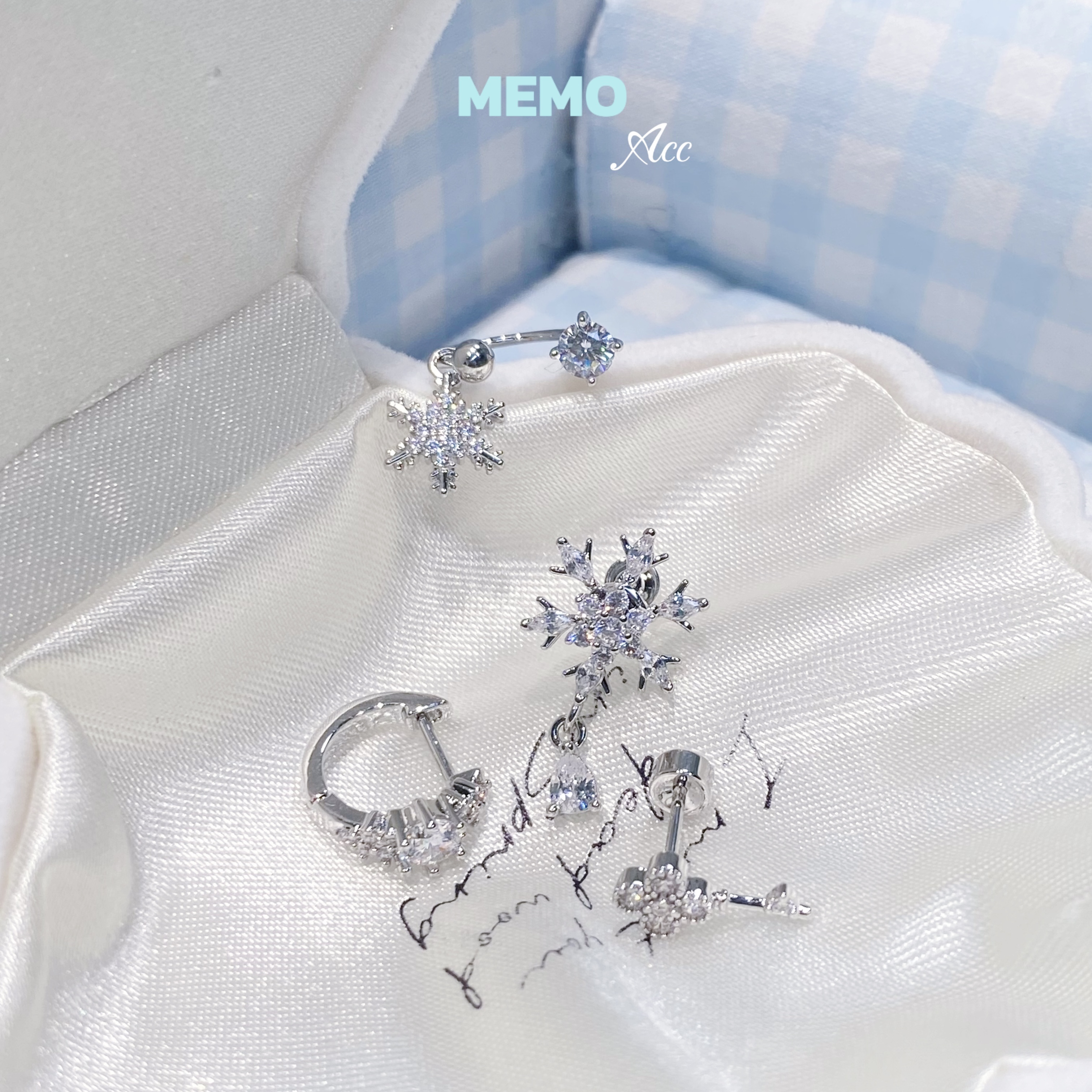 铜合金锆石耳饰 DS174 雪绒绒 银色旋转雪花设计感百搭耳骨钉耳圈