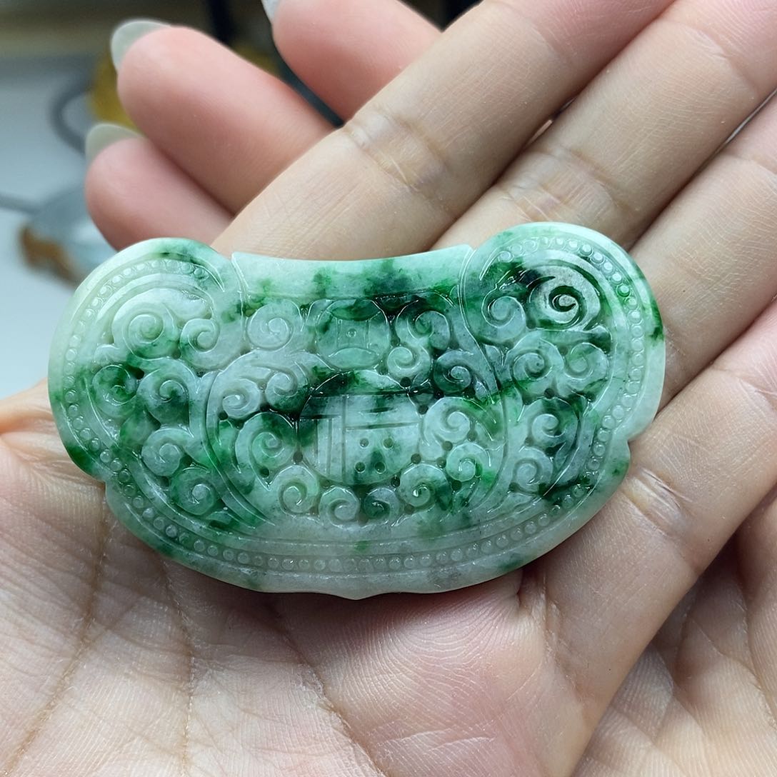 翡翠未镶嵌颈饰彩**姐牌子