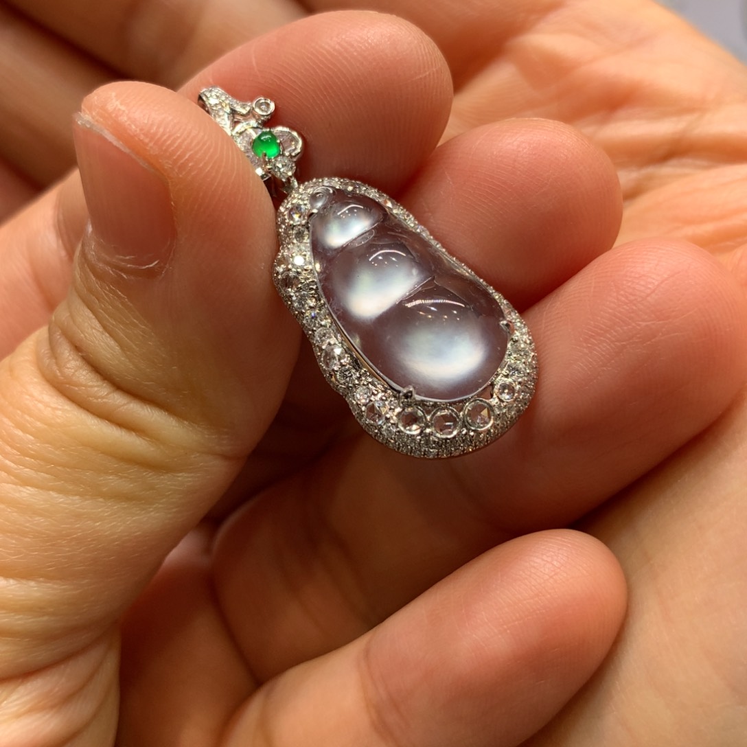 翡翠颈饰18K金镶嵌J*N吊坠