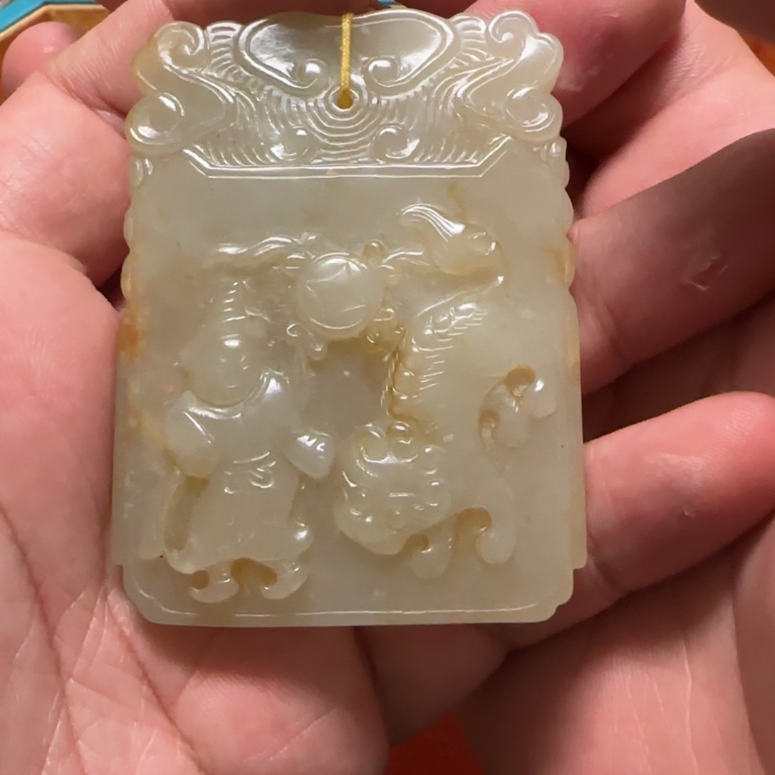 和田玉未镶嵌把件尚**玩