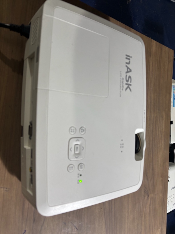 9新  二手 inask 特价投影仪 运费自理