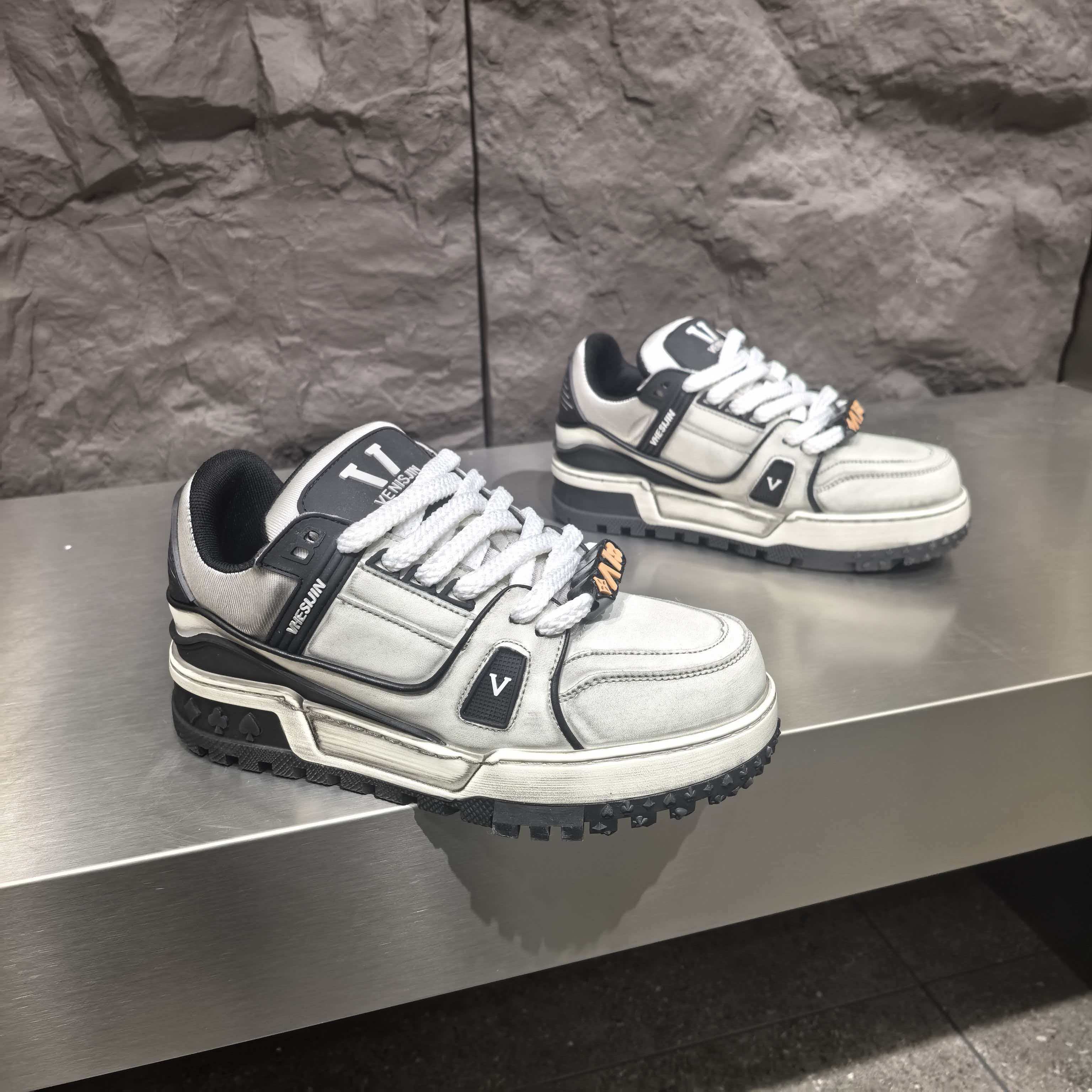 鞋子男士复古轻奢时尚潮鞋灵活的小胖子四季款百搭休闲鞋运动鞋