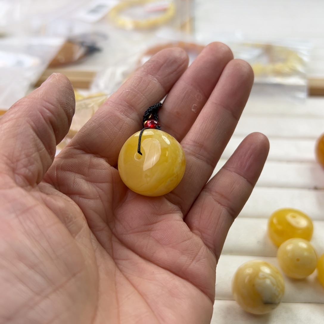 琥珀珠宝奇石未镶嵌