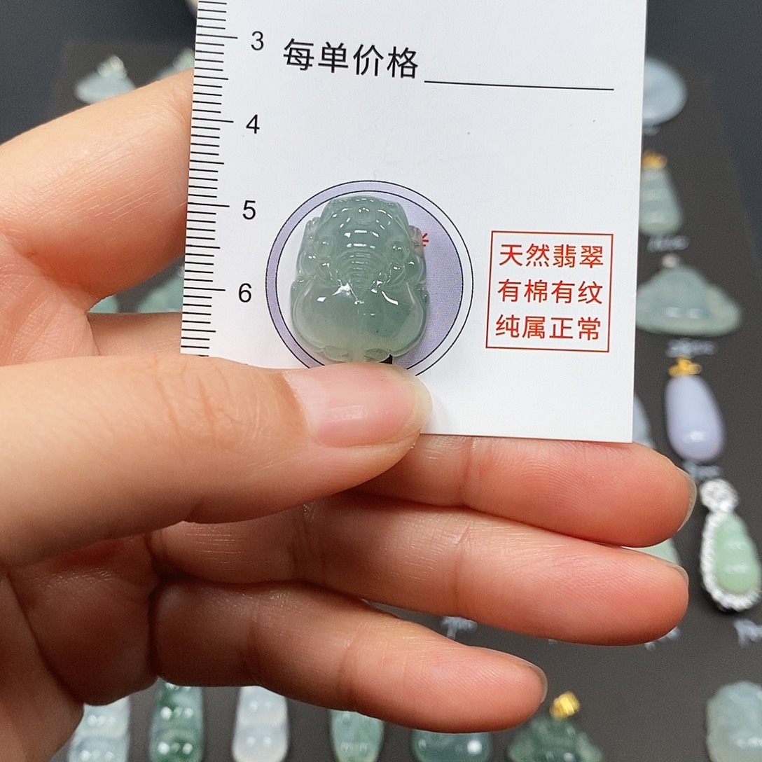 翡翠未镶嵌颈饰缅a翡翠