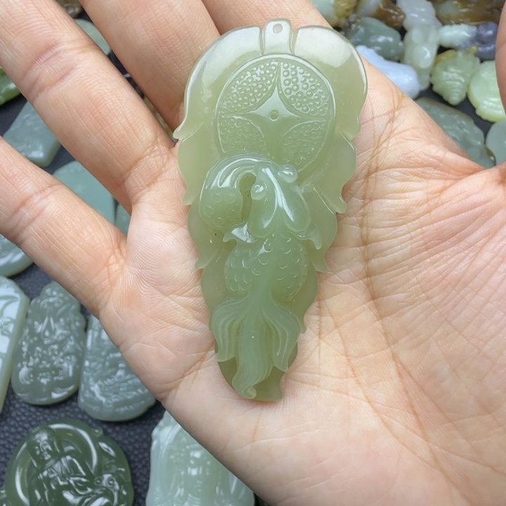 和田玉未镶嵌颈饰