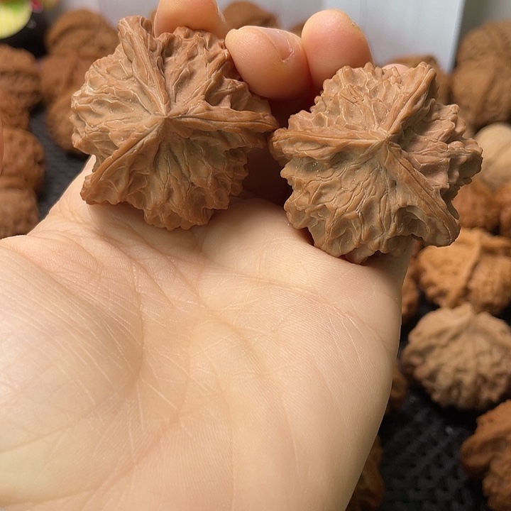 嘻***哈文玩核桃把件42盘山