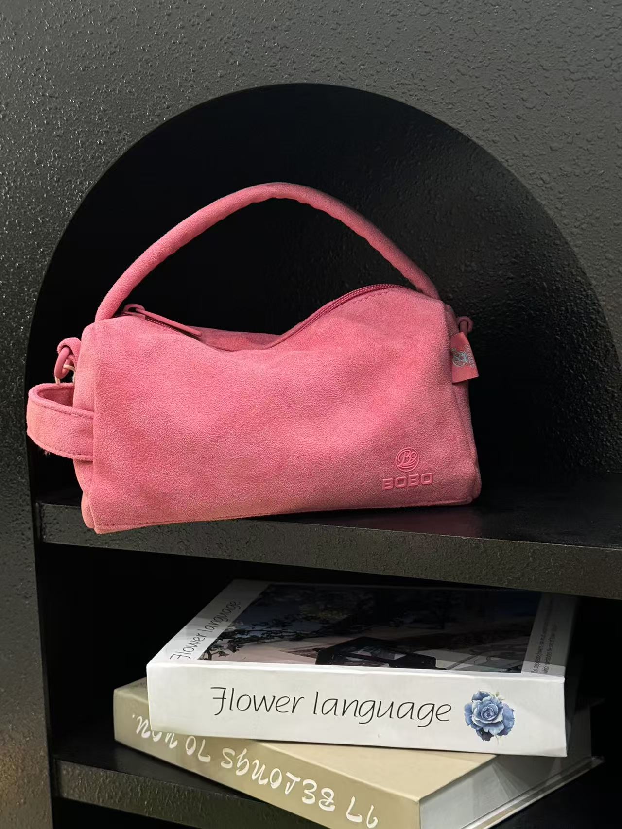 博卜新款宝宝绒牛奶绒面料单肩斜挎枕头包-6323