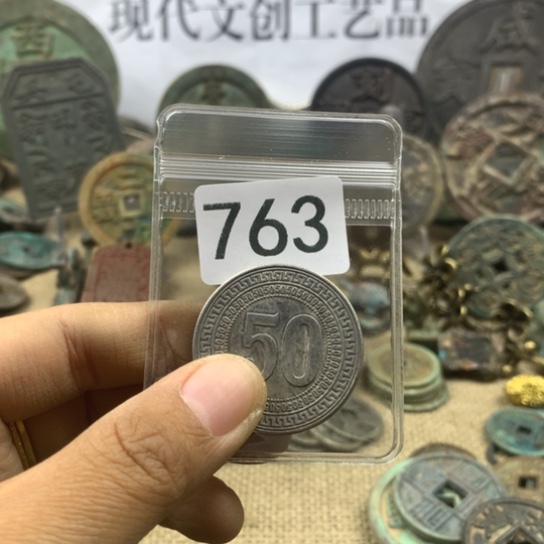 铜用****8现代文创工艺品