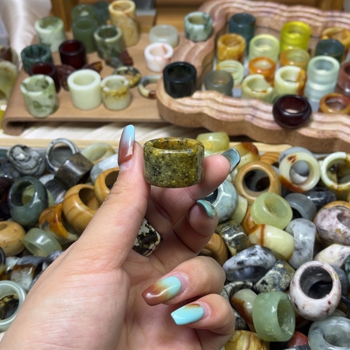 阿***娴蛇纹石玉未镶嵌戒圈