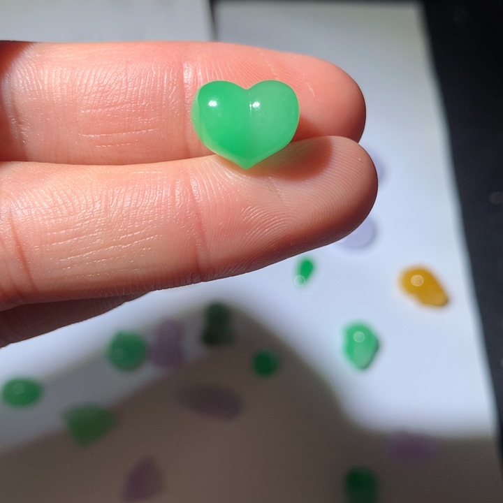 ****鸿翡翠未镶嵌颈饰挂件