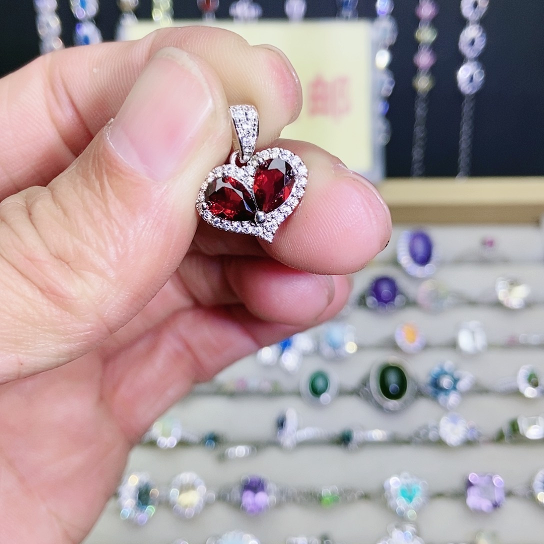 【闪购商品】吊坠(不含链)未镶嵌石榴石