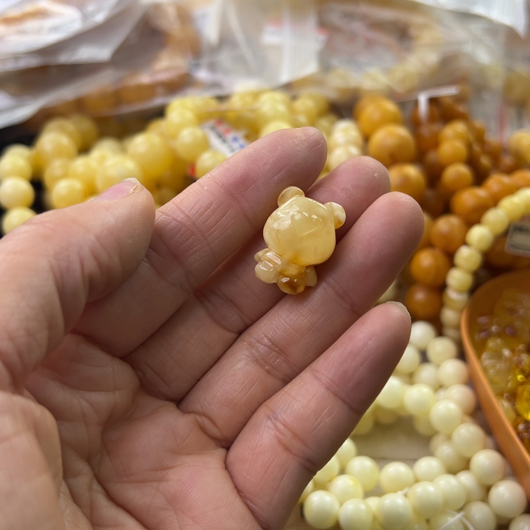 琥珀珠宝奇石未镶嵌
