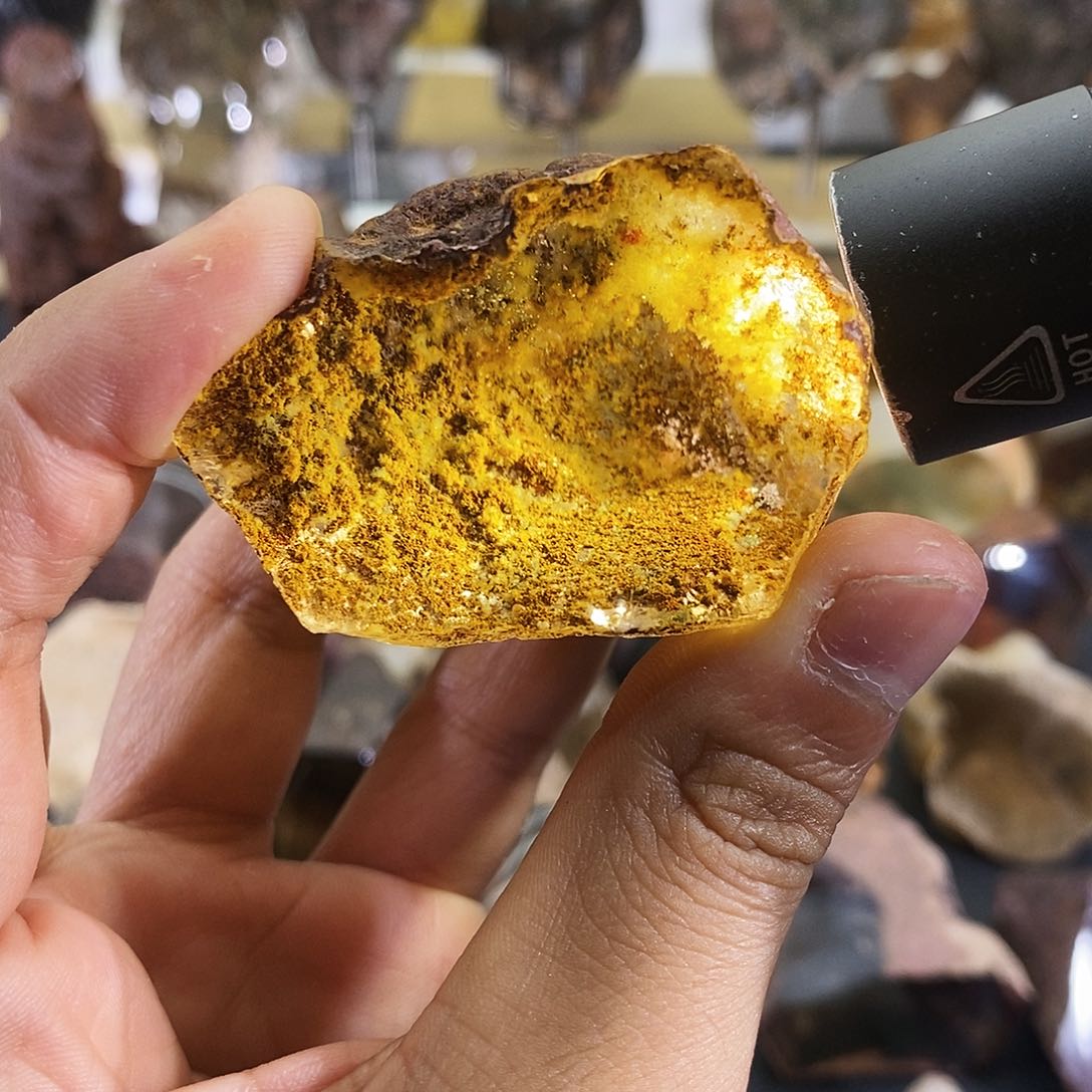 【闪购商品】车挂未镶嵌水晶木**•天然水晶原石