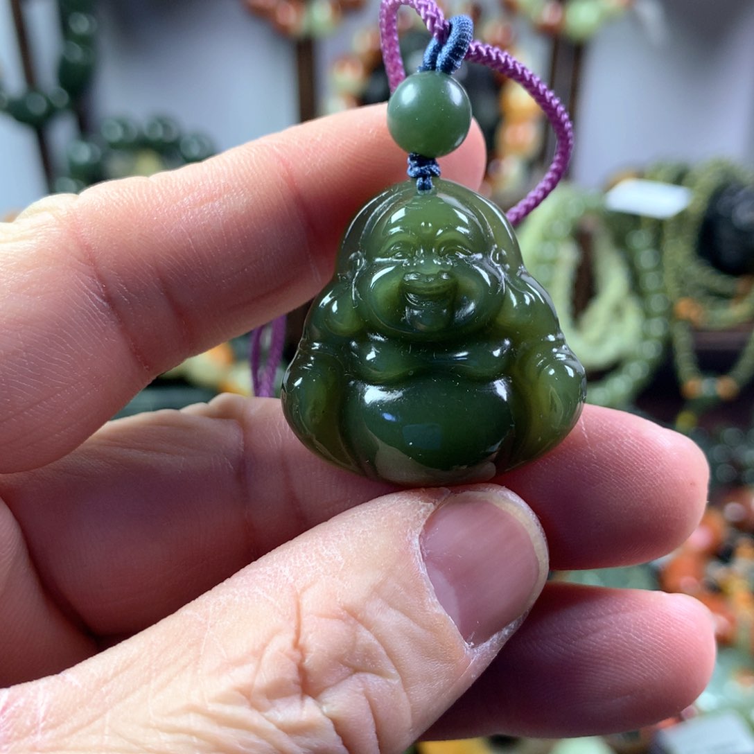 透闪石质玉挂件未镶嵌