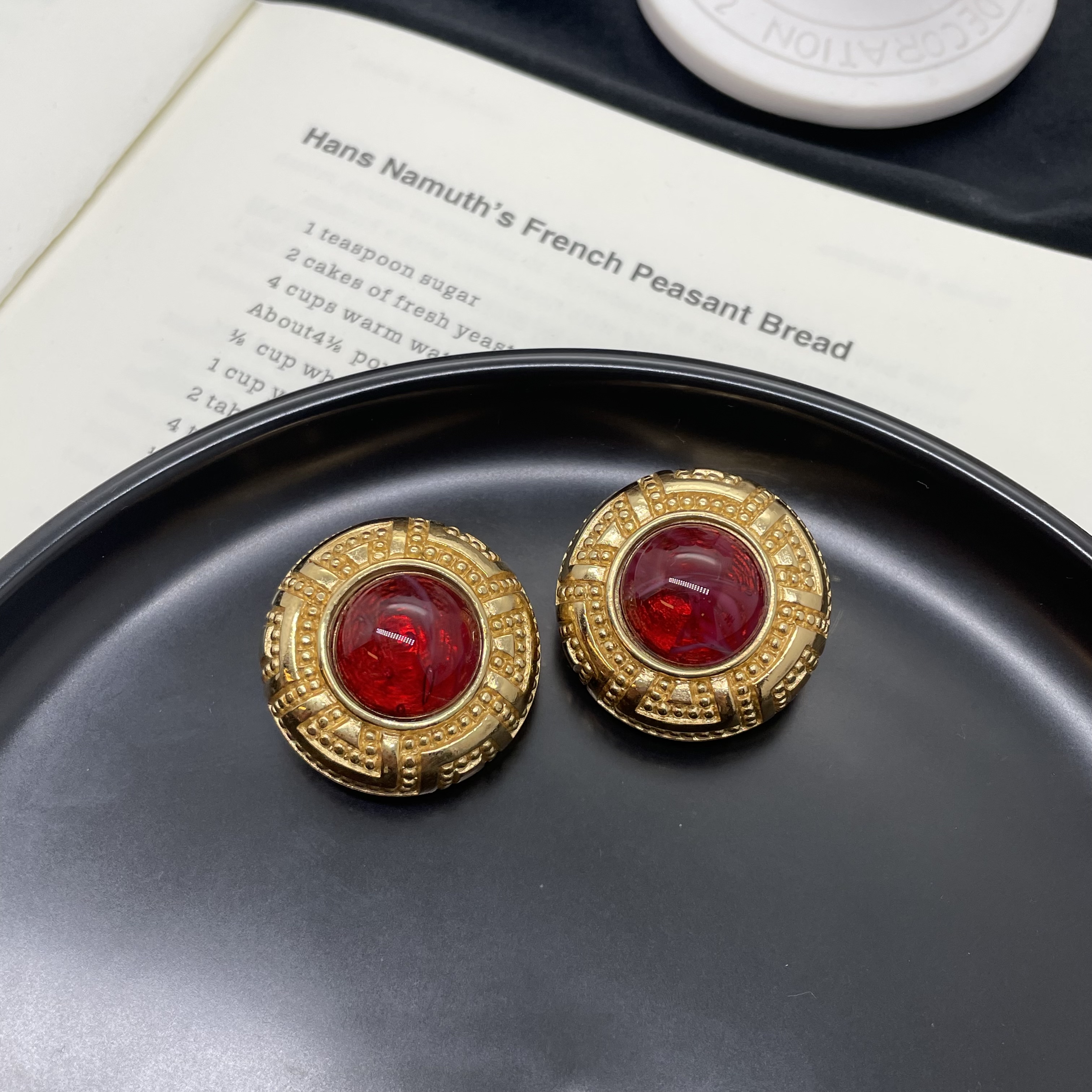 95新 DIOR/迪奥 红色云纹琉璃小礼帽耳夹/d06546