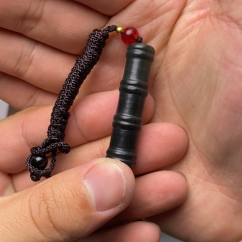 @***勾和田玉未镶嵌颈饰