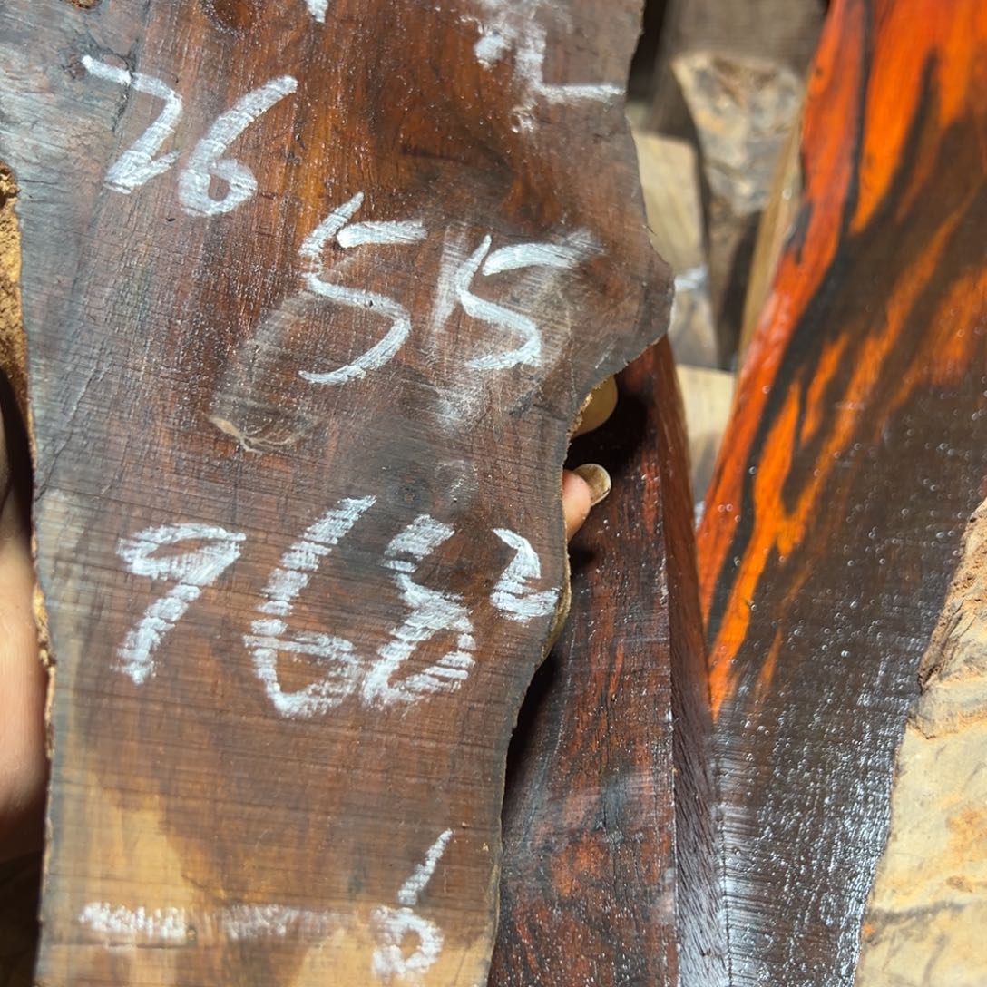 用***6交趾黄檀（大红酸枝）