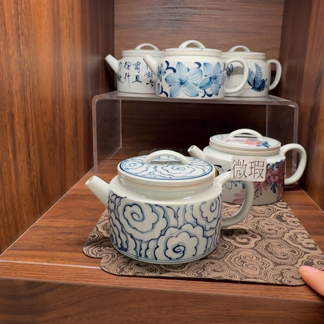 釉下手绘茶具微瑕