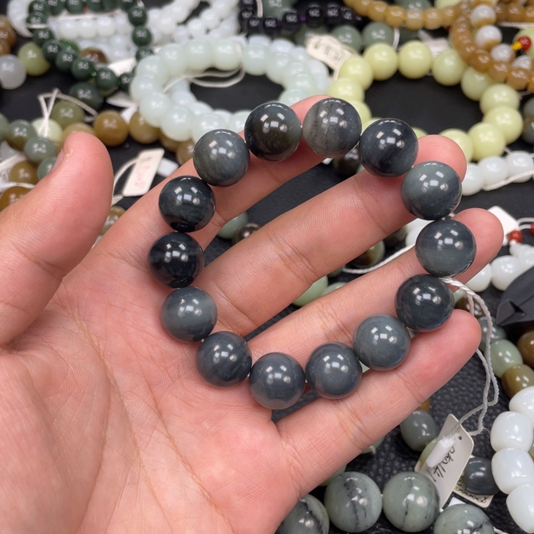 和田玉未镶嵌手串