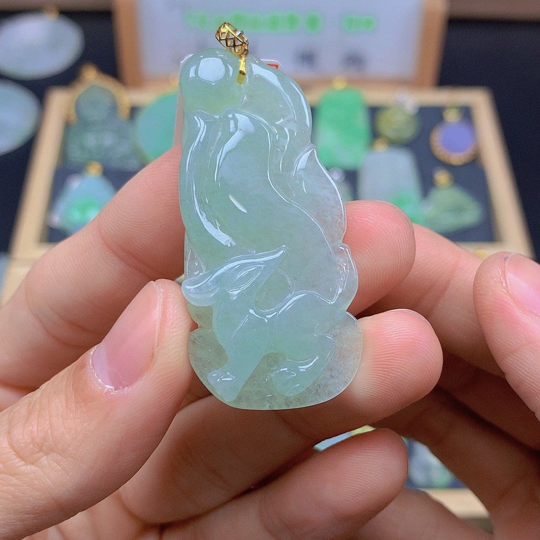 翡翠颈饰18K金镶嵌翡翠