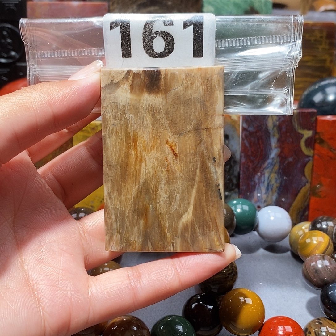 未镶嵌天然北票硅化玉吊坠硅化玉