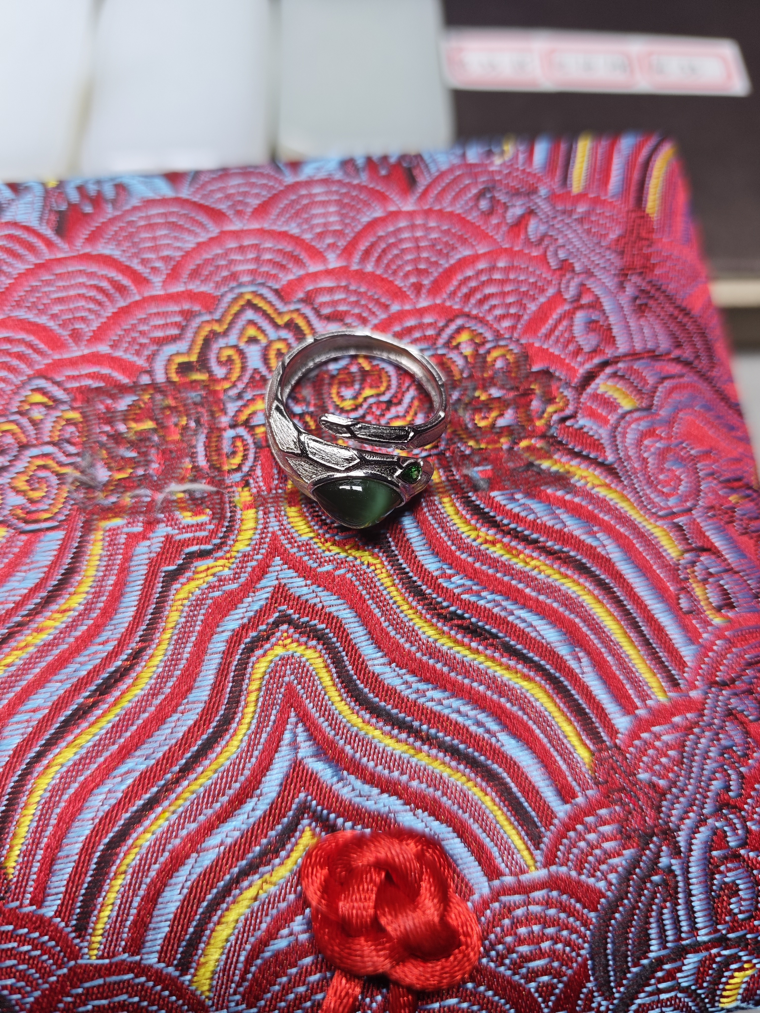 和田玉碧玉绿猫眼银行戒指