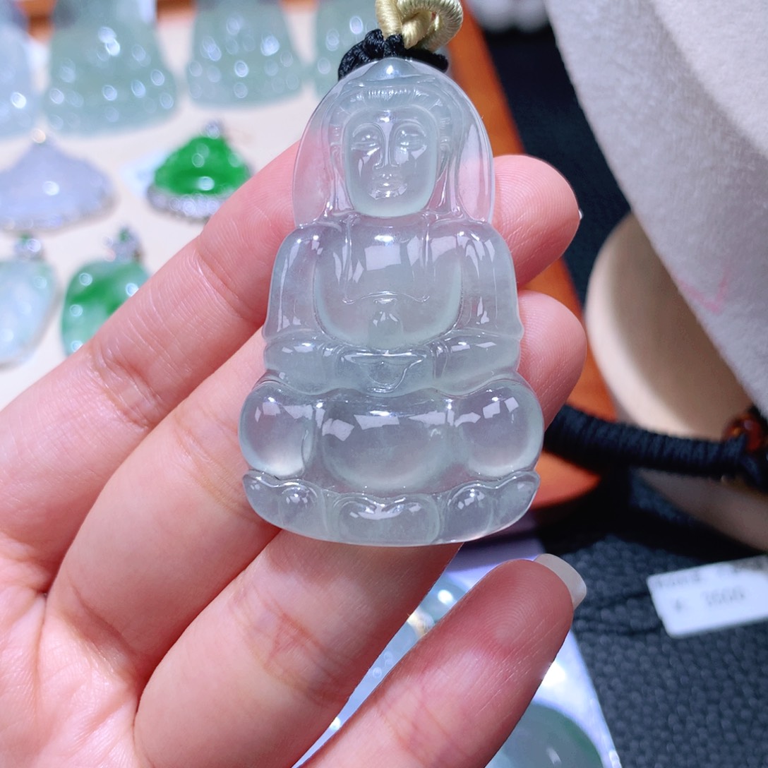 颈饰未镶嵌翡翠观音
