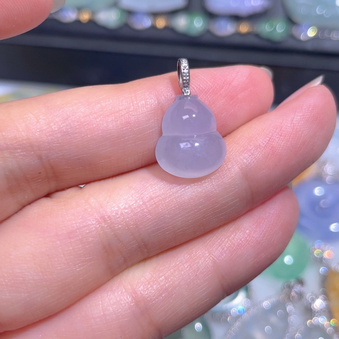 颈饰18K金镶嵌翡翠翡翠