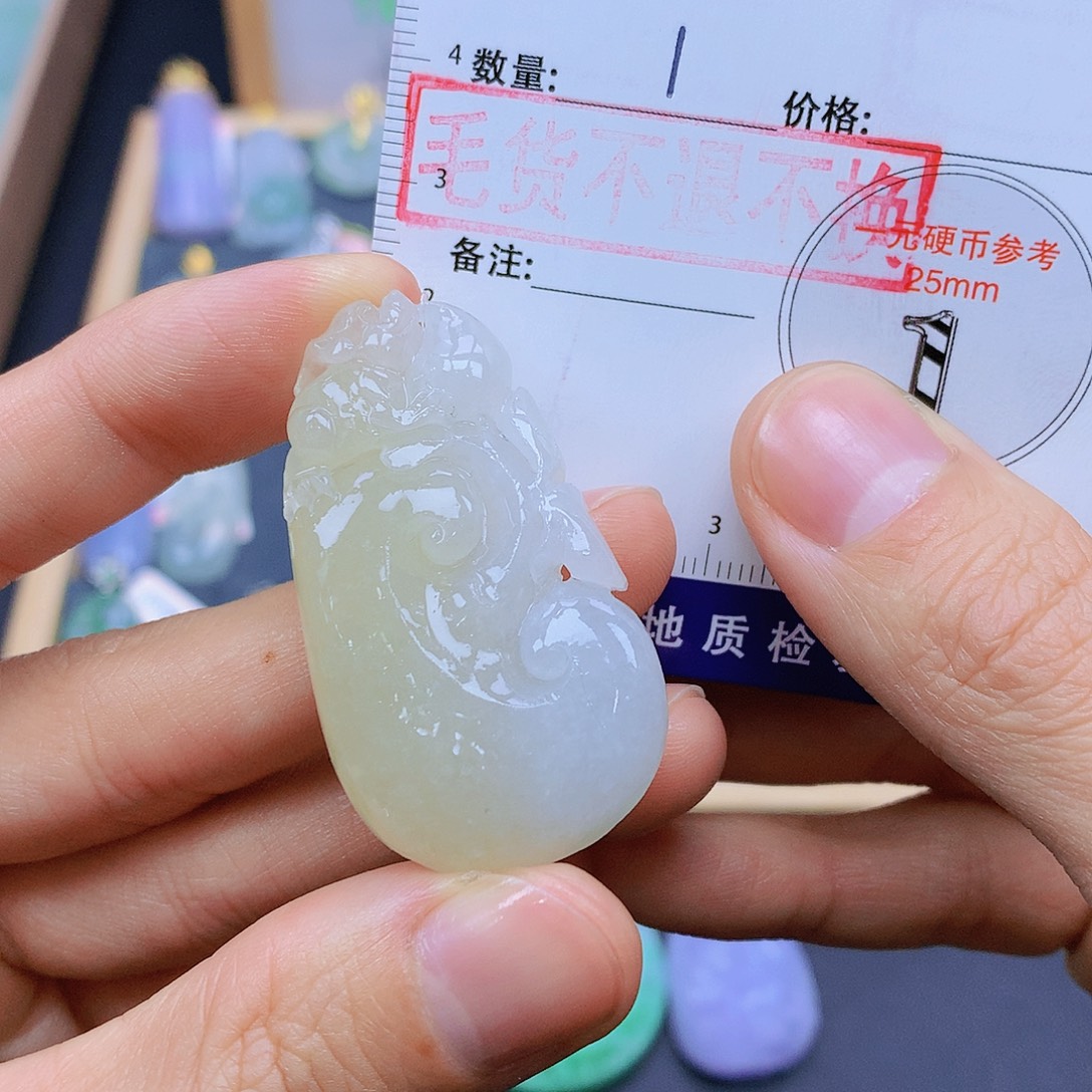 翡翠未镶嵌颈饰翡翠