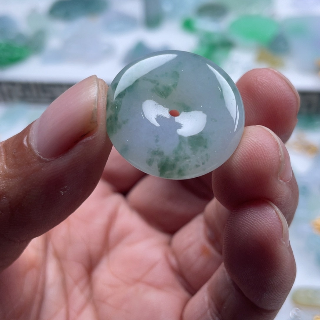 章***子翡翠未镶嵌颈饰翡翠飘花平安扣