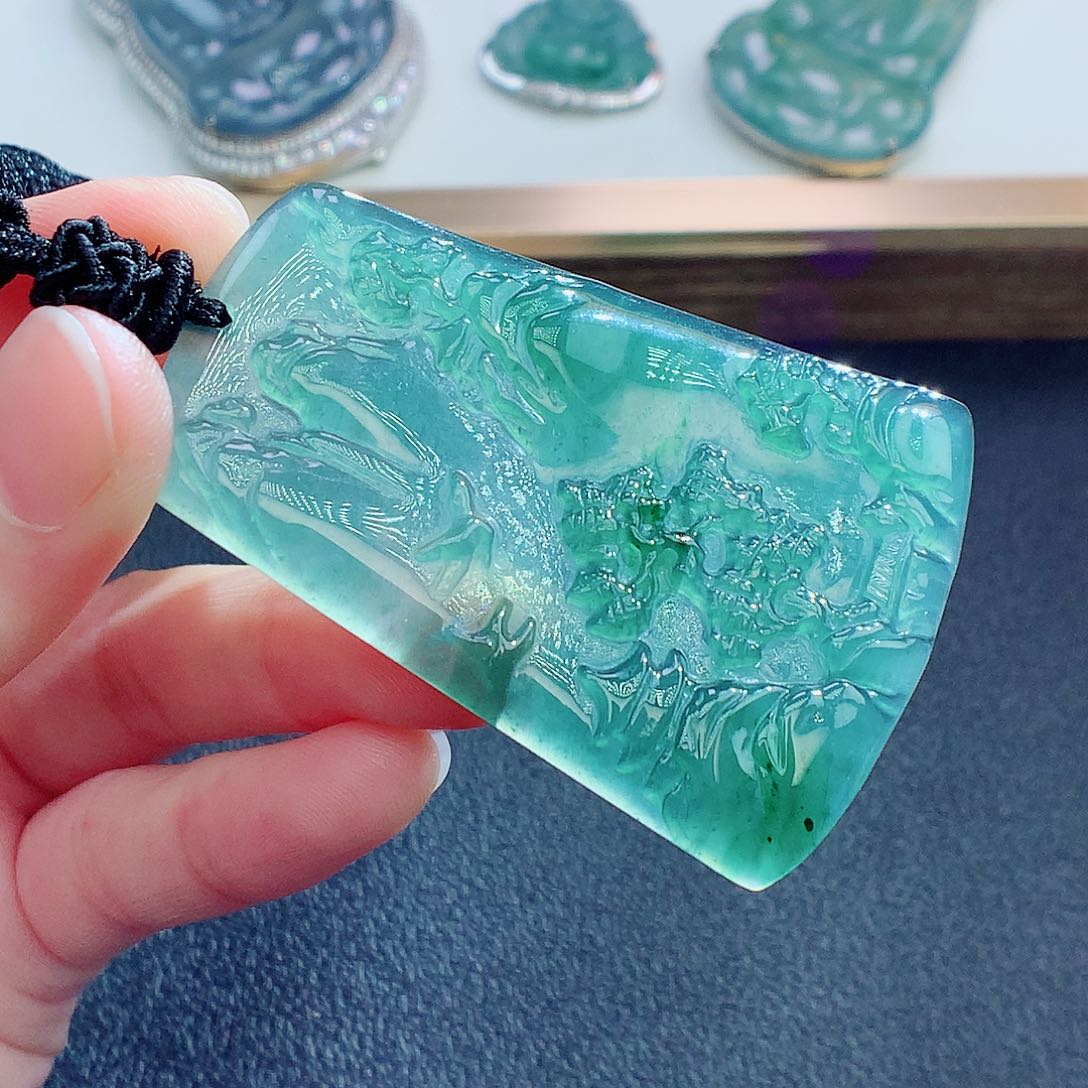 翡翠颈饰未镶嵌翡翠