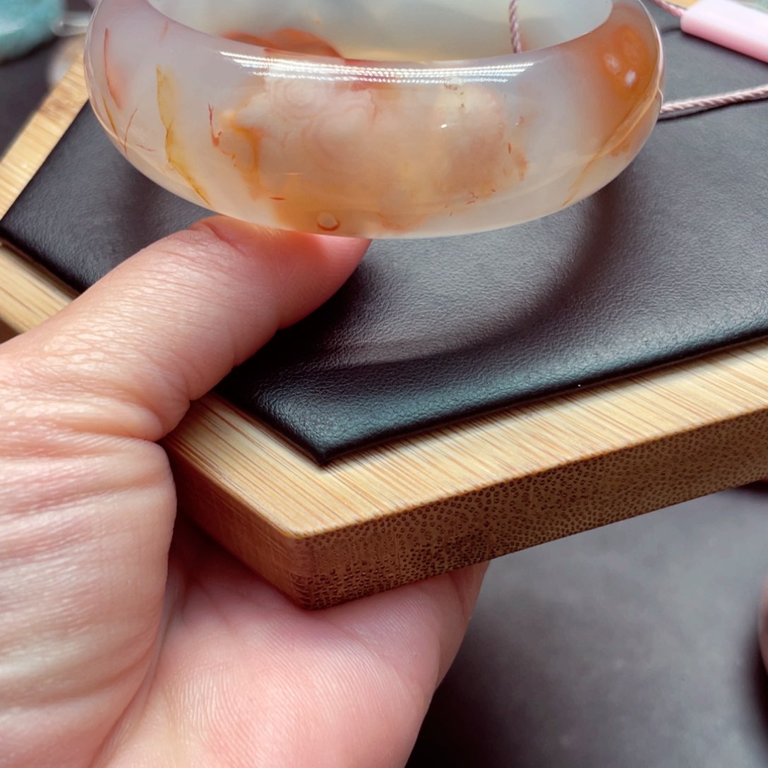 玛瑙/玉髓手镯未镶嵌小***胡1