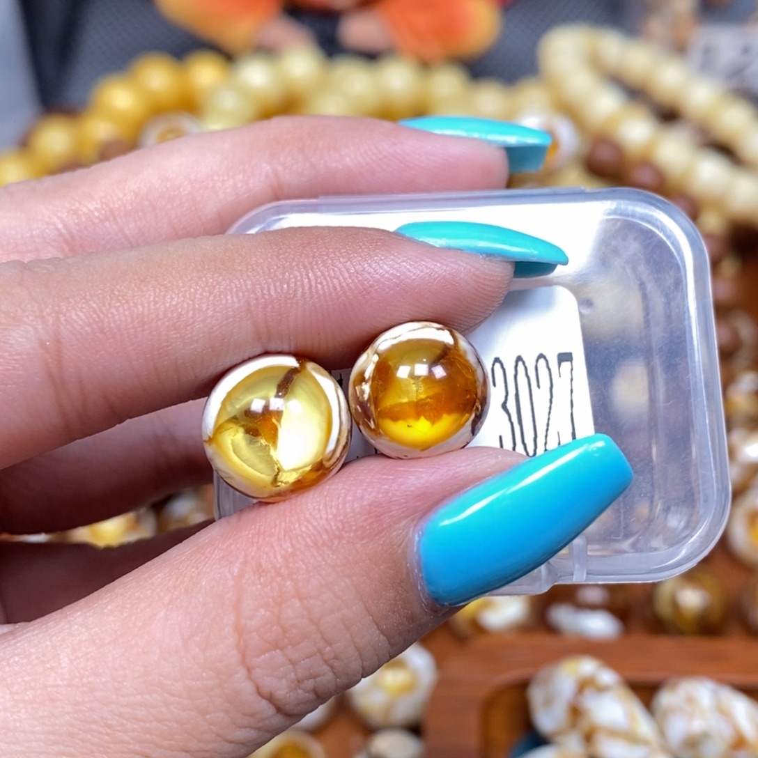 沁色蜜蜡未镶嵌3027