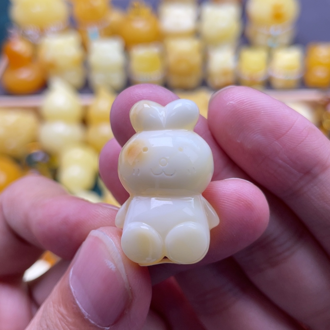 琥珀未镶嵌裸石蜜蜡