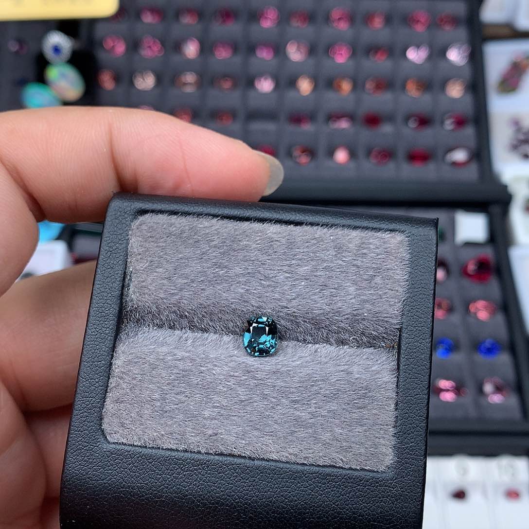 尖晶石裸石未镶嵌雪*?1.23ct石灰蓝