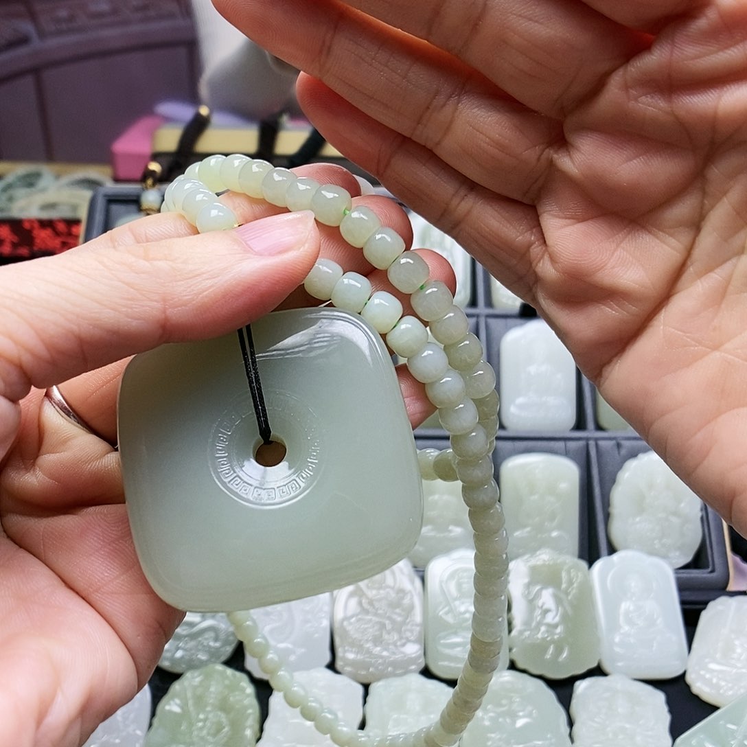 和田玉颈饰未镶嵌用****1