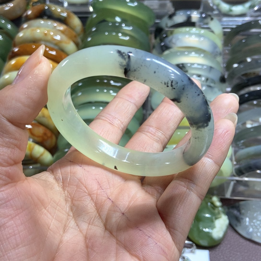 蛇纹石玉未镶嵌手镯58