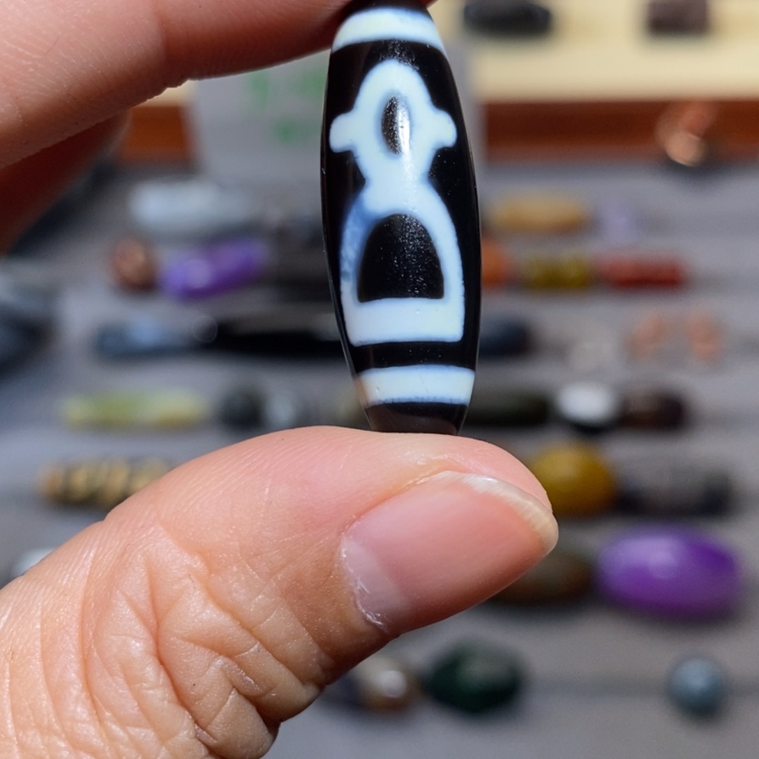 玛瑙/玉髓颈饰未镶嵌醉****?