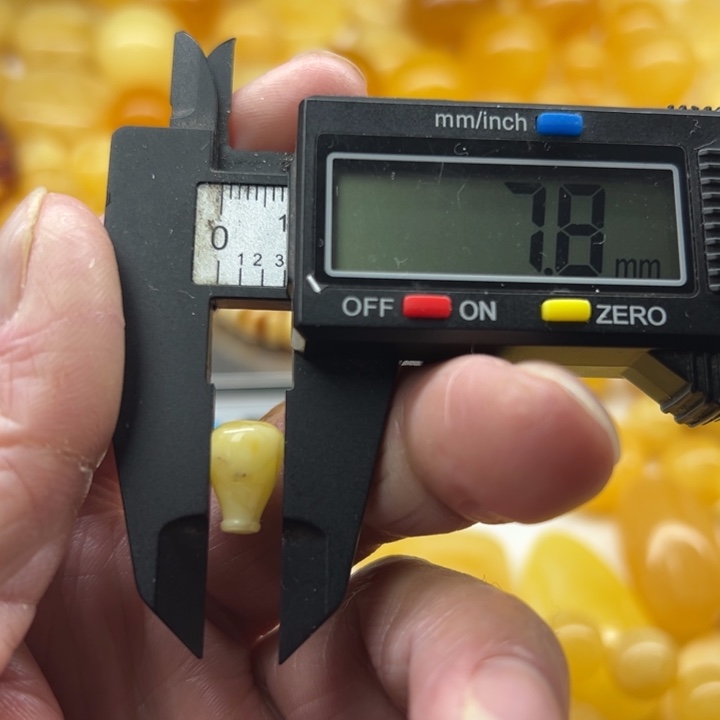 琥珀（矿物珀）未镶嵌裸石