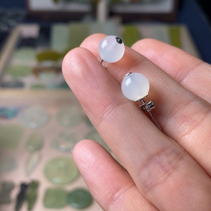 蛇纹石玉颈饰未镶嵌