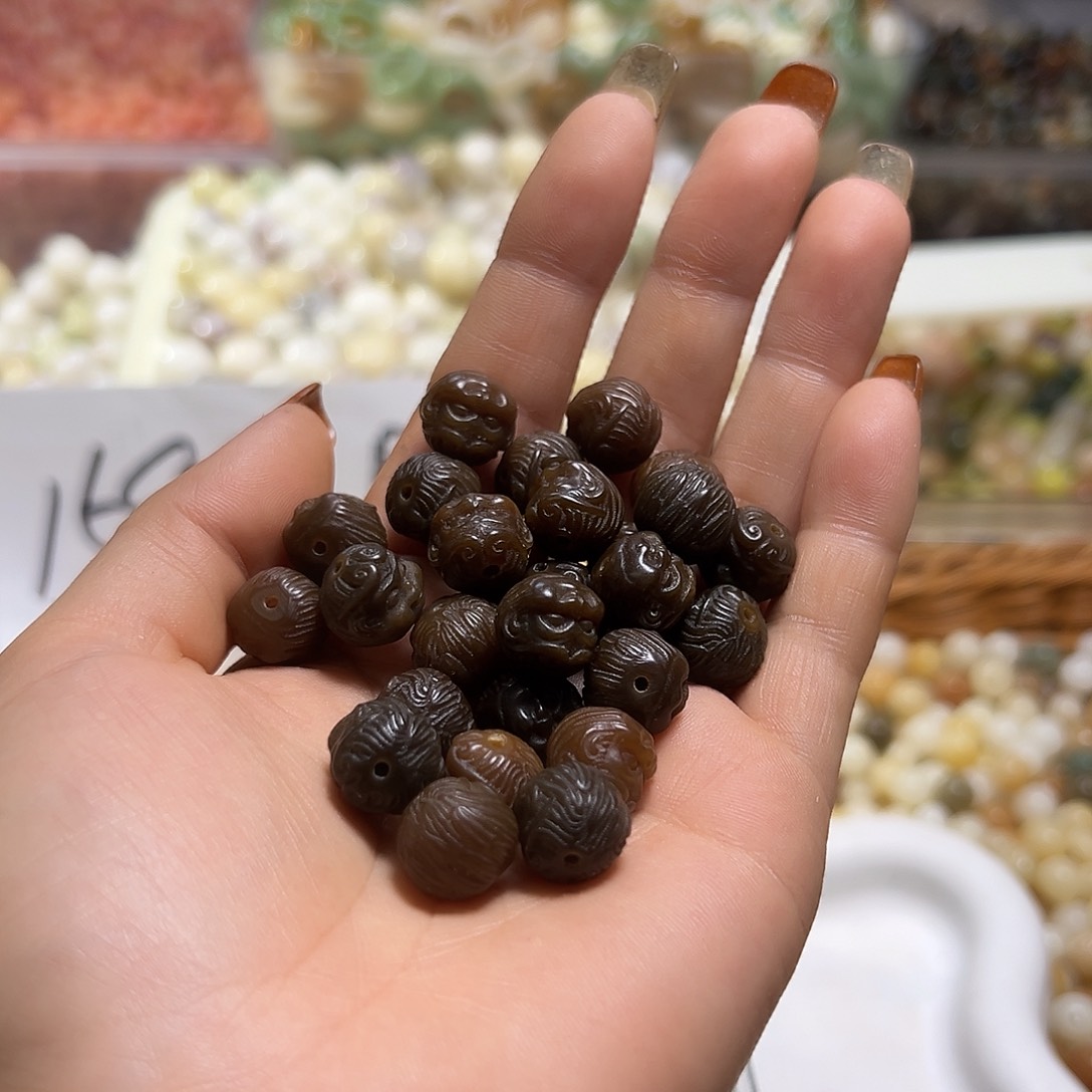 白玉菩提吊坠卡12黑悟空25颗