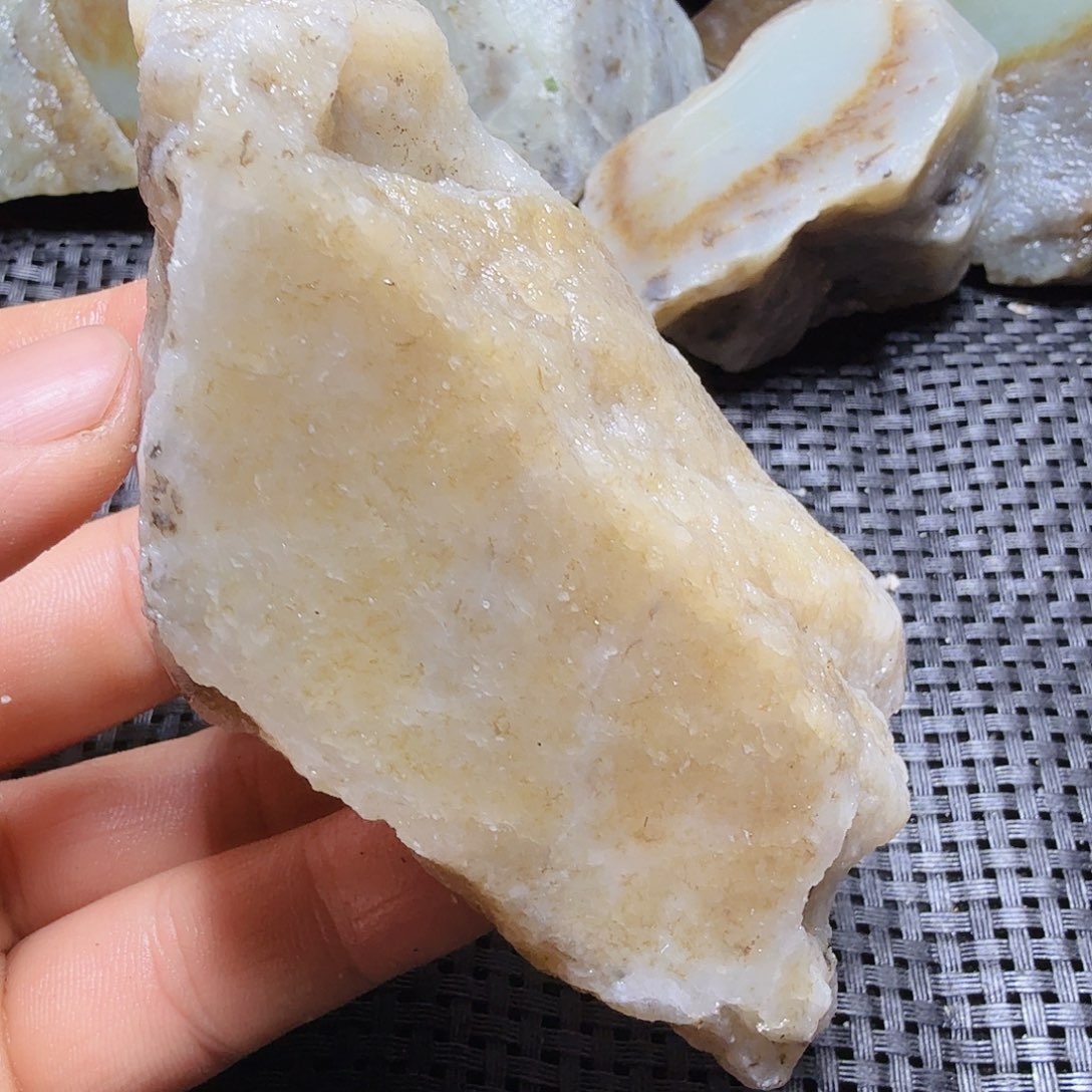 和田玉（糖玉）未镶嵌珠宝半成品