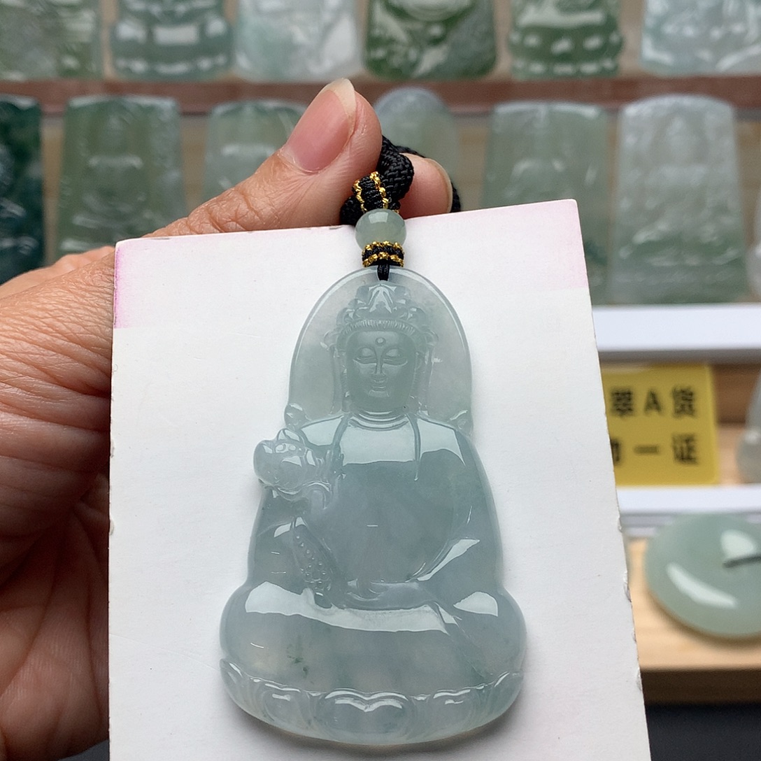 翡翠未镶嵌颈饰素衣